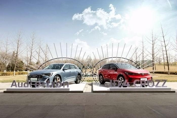 ID.4 CROZZ、Audi e-tron展車